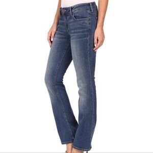 Lucky Brand 2/26 Lola Boot Cut Dark Wash Embroidered Back Pockets Jeans